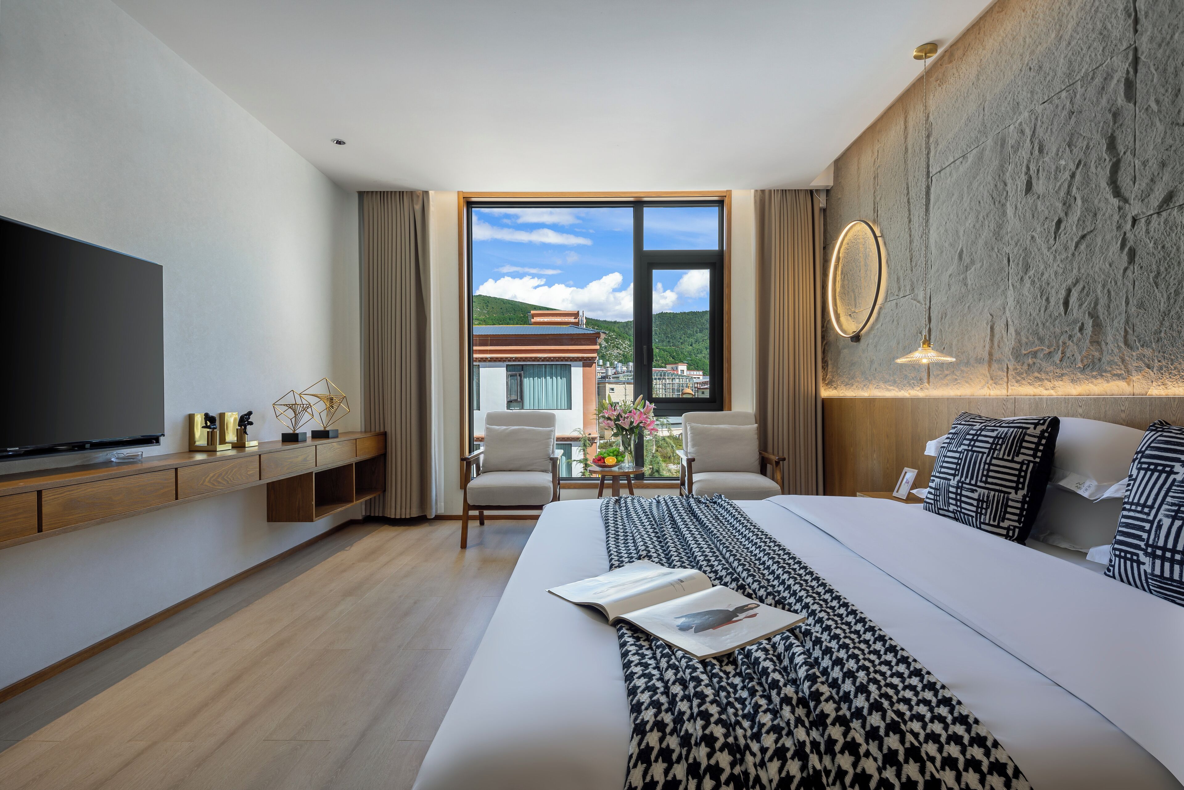 Standardzimmer, Stadtblick | Betten mit Memory-Foam-Matratzen, Minibar, Schreibtisch