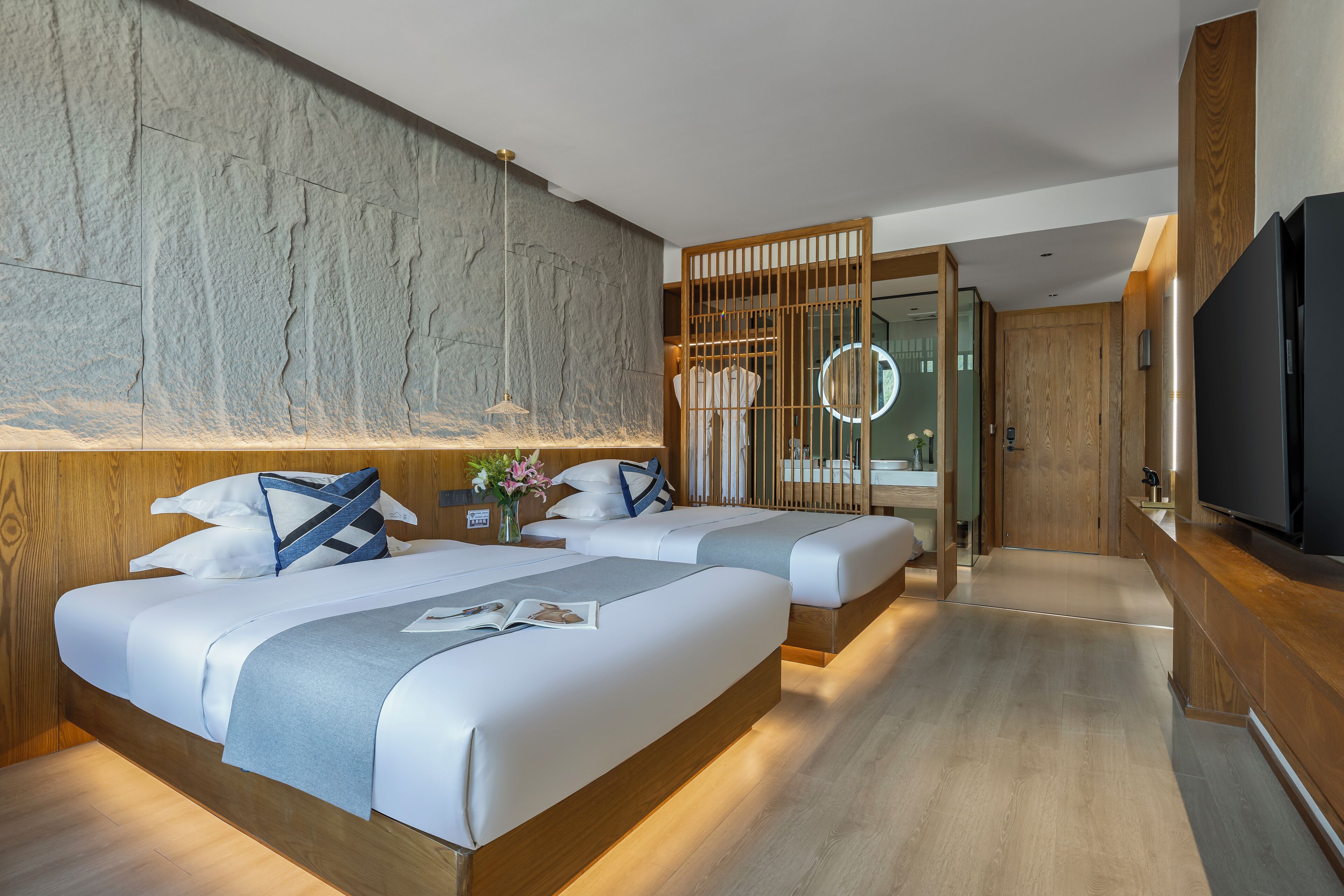 Comfort Double or Twin Room, City View | Memory foam beds, minibar, desk, blackout drapes