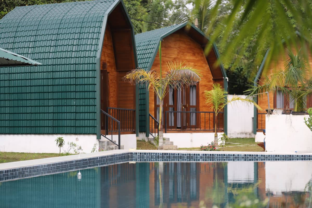 Chambre supérieure double, balcon, vue sur la piscine | AccÚs au Wi-Fi (inclus)