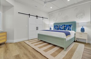 3 室のベッドルーム、アイロン / アイロン台、WiFi (無料)、ベッドシーツ