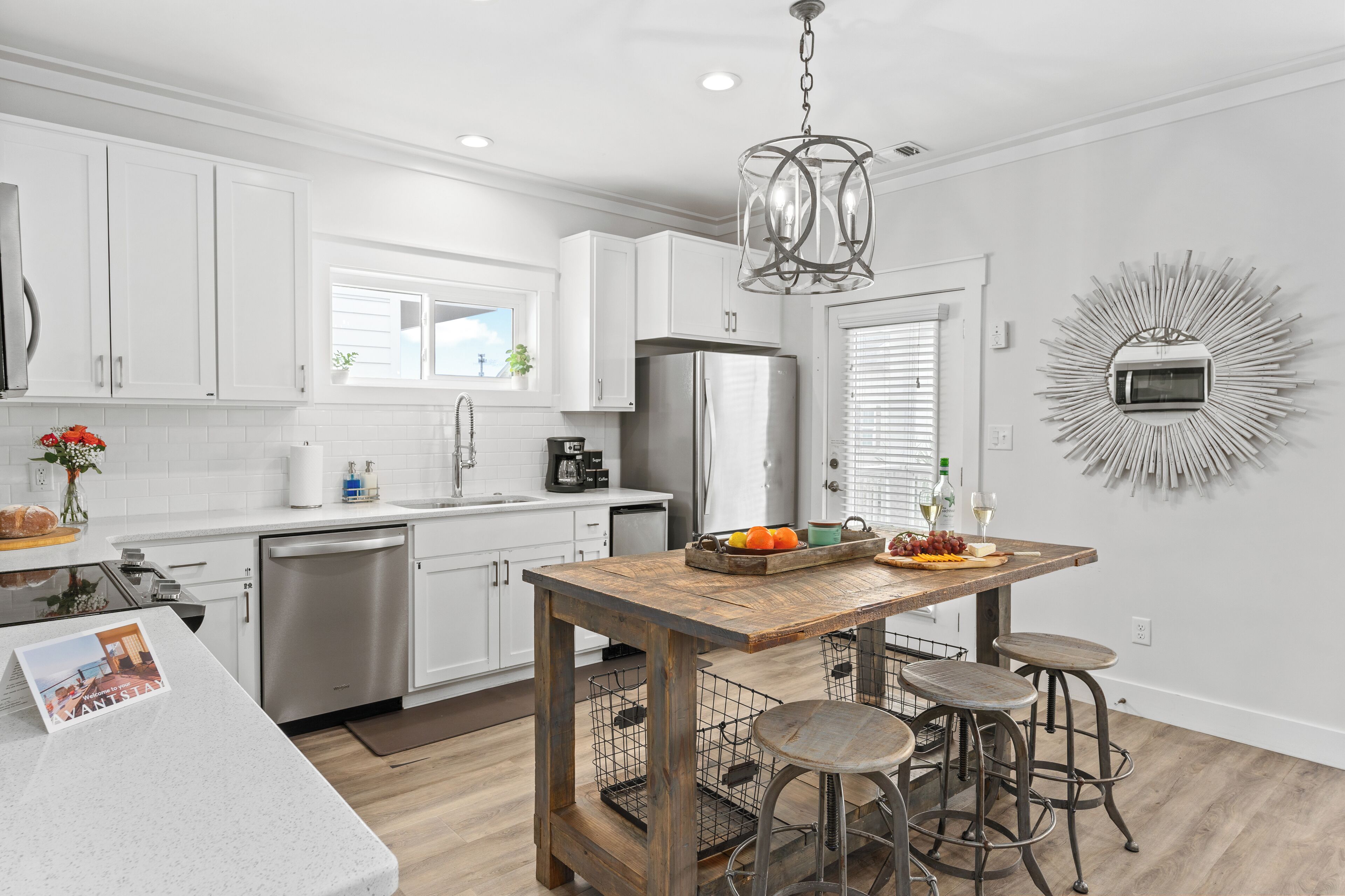 Refrigerador, microondas, horno, placa de cocina