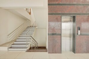 Interior - Hotel Tree Suites Next Airport Inn (Bengaluru)