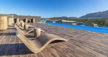 Unit 430 Newlands Peak Studio Apartment