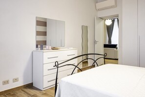 1 bedroom, iron/ironing board, WiFi