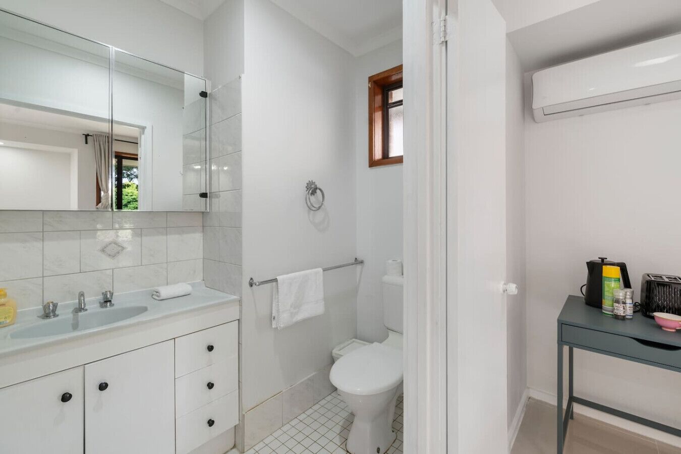 Hårføner, håndklær, såpe og sjampo