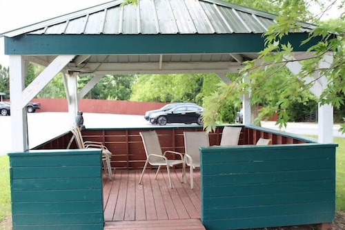 BlissPoint Inn FKA Motel 6t7