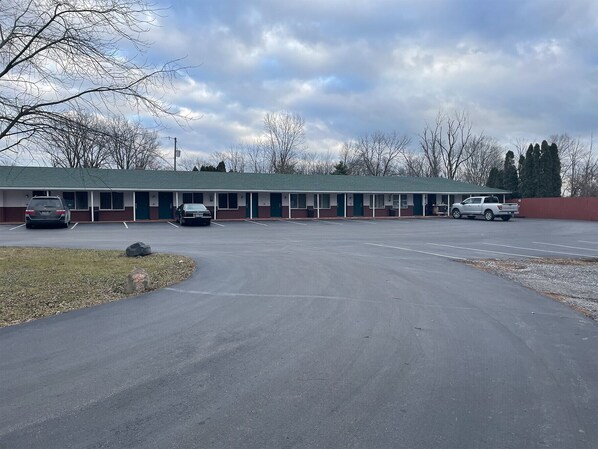 Exterior - BlissPoint Inn FKA Motel 6t7 (Indianapolis)