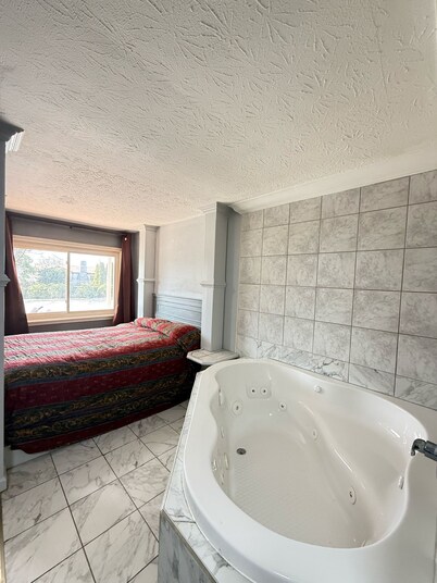 BlissPoint Inn FKA Motel 6t7