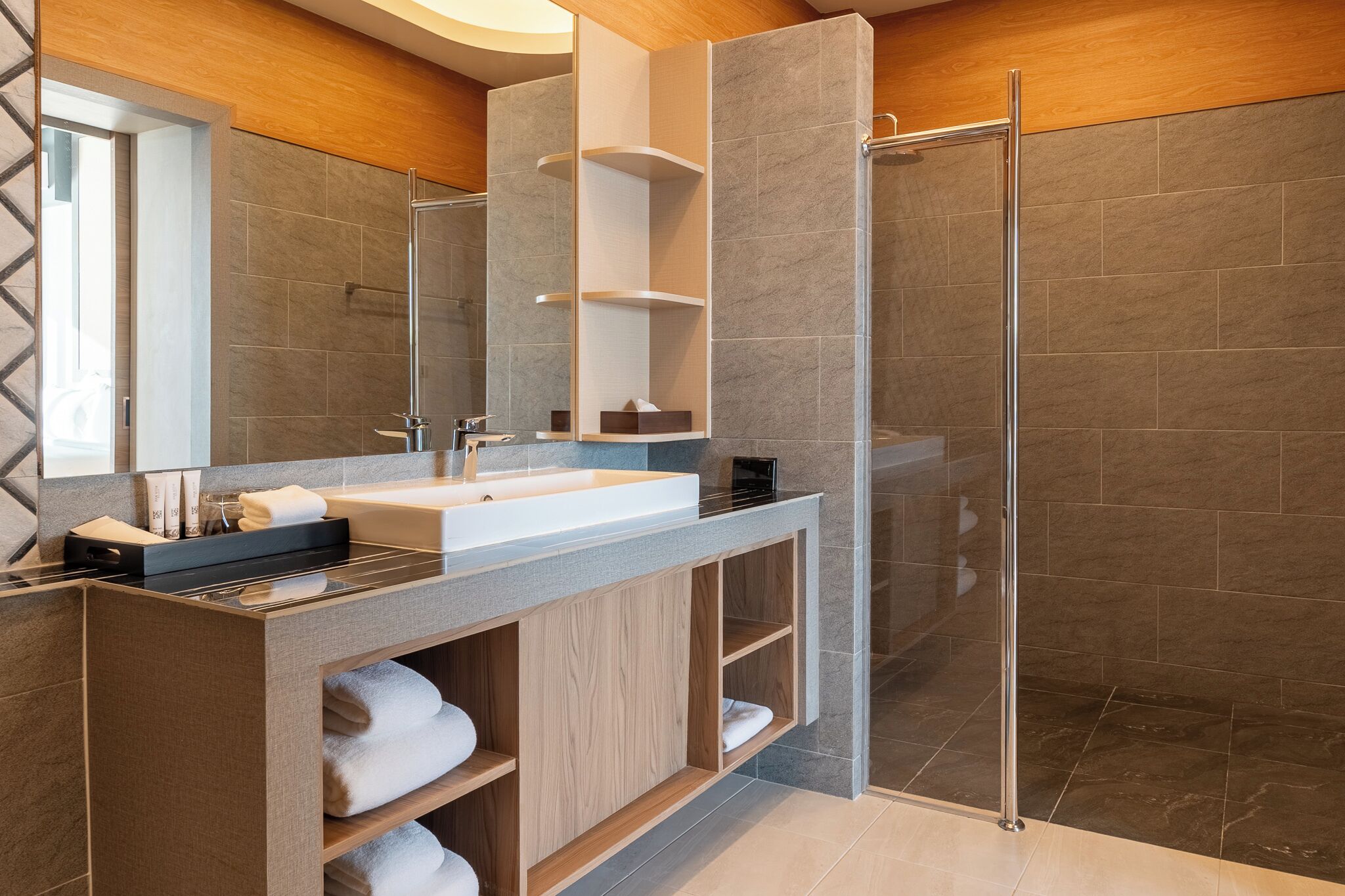 Chalet | 浴室 | 淋浴設備、風筒、浴袍、拖鞋