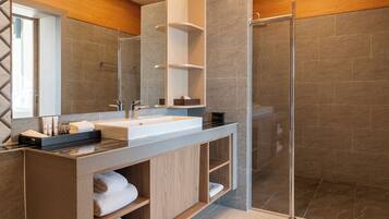 Chalet | Bathroom | Shower, hair dryer, bathrobes, slippers