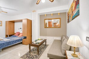 Standard Apartment, 1 Bedroom, Air conditioning (Roby loft-Direct Lake Access/Beach) - Roby Loft-direct Lake Access/beach (Gardone Riviera)