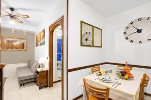 Standard Apartment, 1 Bedroom, Air conditioning (Roby loft-Direct Lake Access/Beach) | Dining - Roby Loft-direct Lake Access/beach (Gardone Riviera)