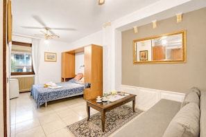 Standard Apartment, 1 Bedroom, Air conditioning (Roby loft-Direct Lake Access/Beach) | 1 bedroom - Roby Loft-direct Lake Access/beach (Gardone Riviera)