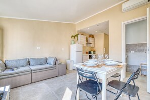Standard Apartment, Multiple Bedrooms (Una Finestra sul Duomo) | Living area