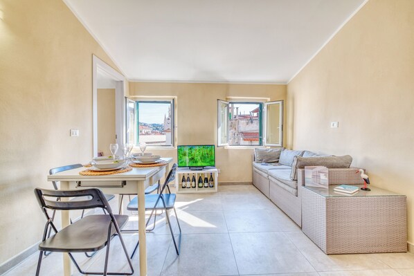 Standard Apartment, Multiple Bedrooms (Una Finestra sul Duomo) | Living area