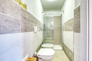 Standard Apartment, Multiple Bedrooms (Una Finestra sul Duomo) | Bathroom