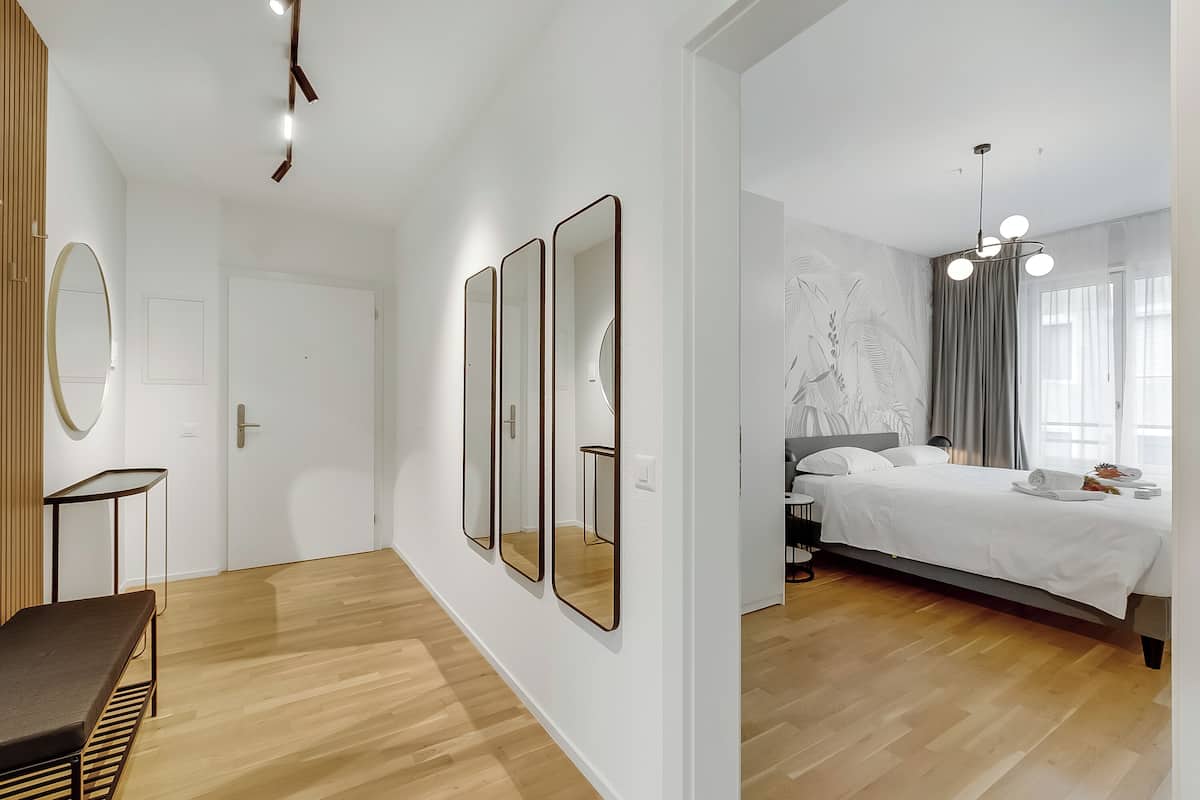 Luxury Apartment, Multiple Bedrooms (Novos Contrada 5 502) | 1 bedroom, laptop workspace, iron/ironing board, free WiFi