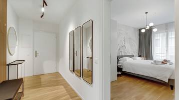 1 bedroom, laptop workspace, iron/ironing board, free WiFi