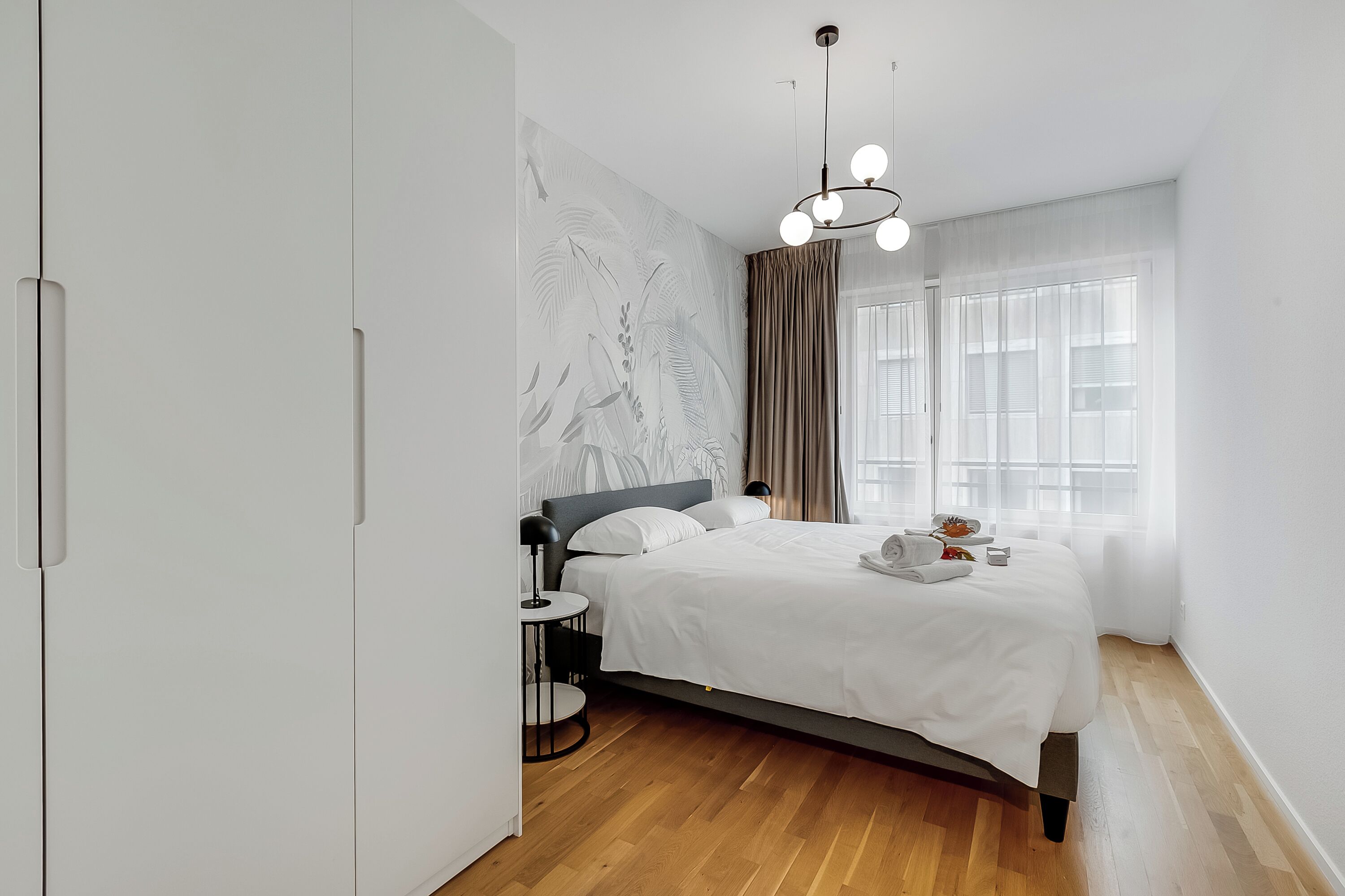 1 habitación y espacio para trabajar con laptop 