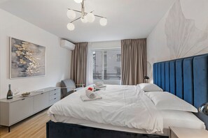 Familieleilighet, flere soverom (Novos Contrada 5 204) | 1 soverom, skrivebord for bærbar PC og strykejern/-brett