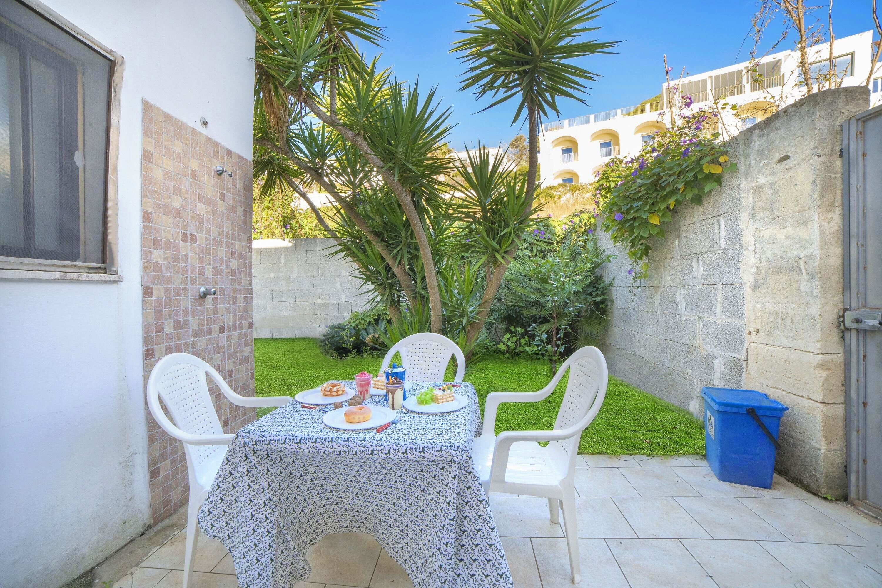 Family House, Multiple Bedrooms (Cesarea House With Sea View) | Outdoor dining