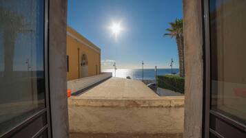 Rumah Standar, beberapa kamar (Cesarea House With Sea View) | Pemandangan pantai/laut