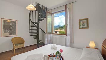 4 camere, ferro/asse da stiro, Wi-Fi gratuito, lenzuola