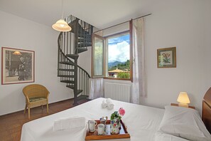 4 bedrooms, iron/ironing board, free WiFi, bed sheets - Casa Virginia (Laveno Mombello)