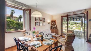 Tempat makan keluarga