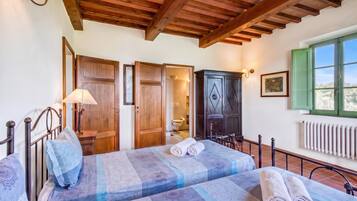 Family Apartment, 3 Bedrooms, Terrace, Mountainside (Villa Salivolpe Amazing Chianti View) | 9 bedrooms, WiFi