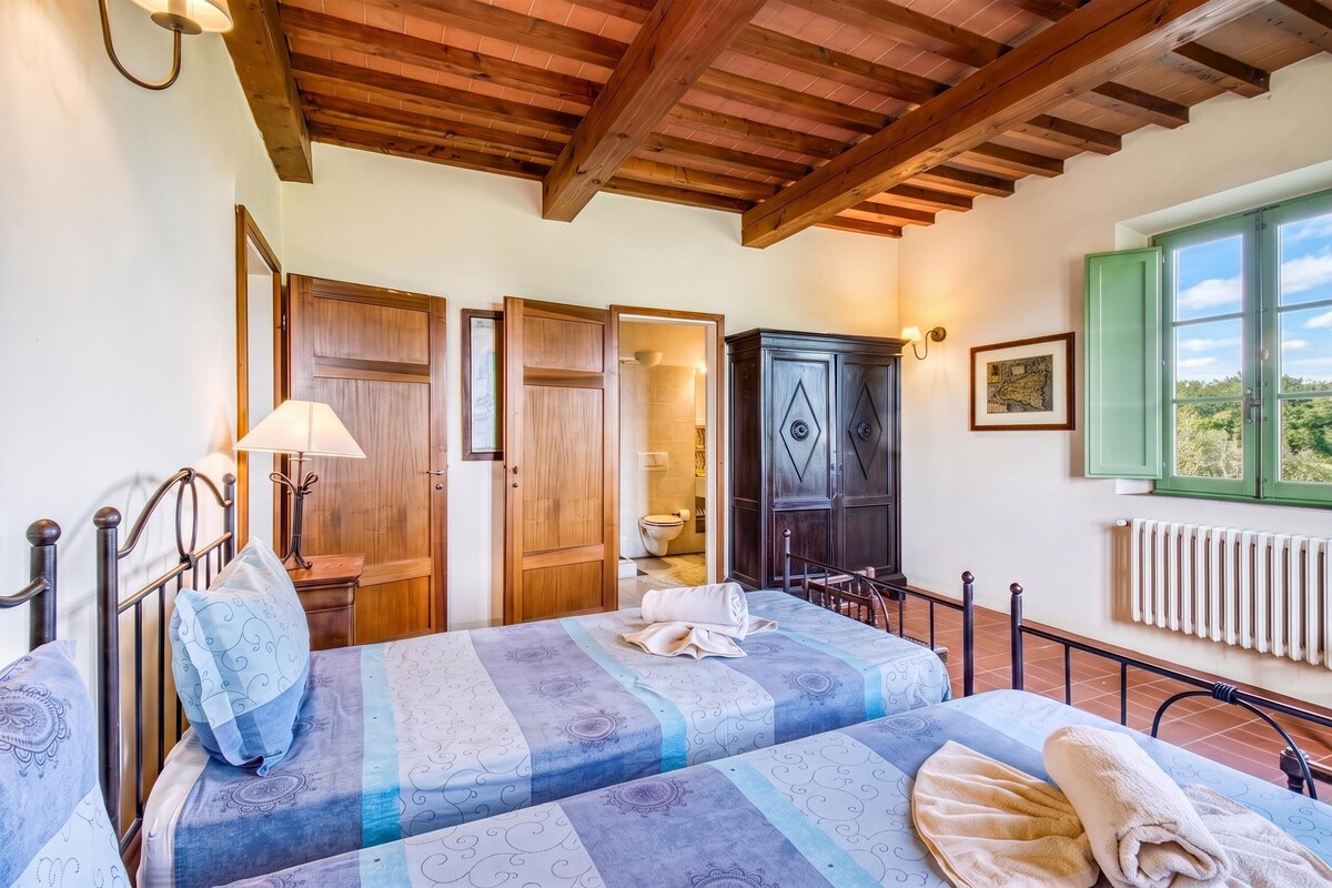 Maison Familiale, plusieurs chambres, cheminée, côté montagne (Villa Salivolpe Amazing Chianti View)