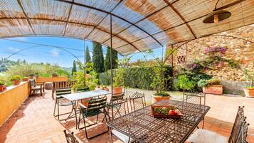 Family Apartment, 3 Bedrooms, Terrace, Mountainside (Villa Salivolpe Amazing Chianti View) | Outdoor dining