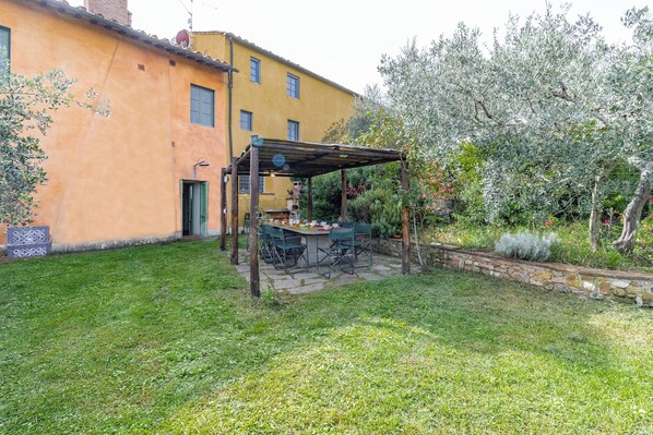 Family Apartment, Multiple Bedrooms, Mountainside (Villa Salivolpe Amazing Chianti View) | Exterior