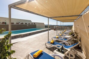 Outdoor pool - Ta'Battista B&B with pool Ix-Xwejni (Xewkija)