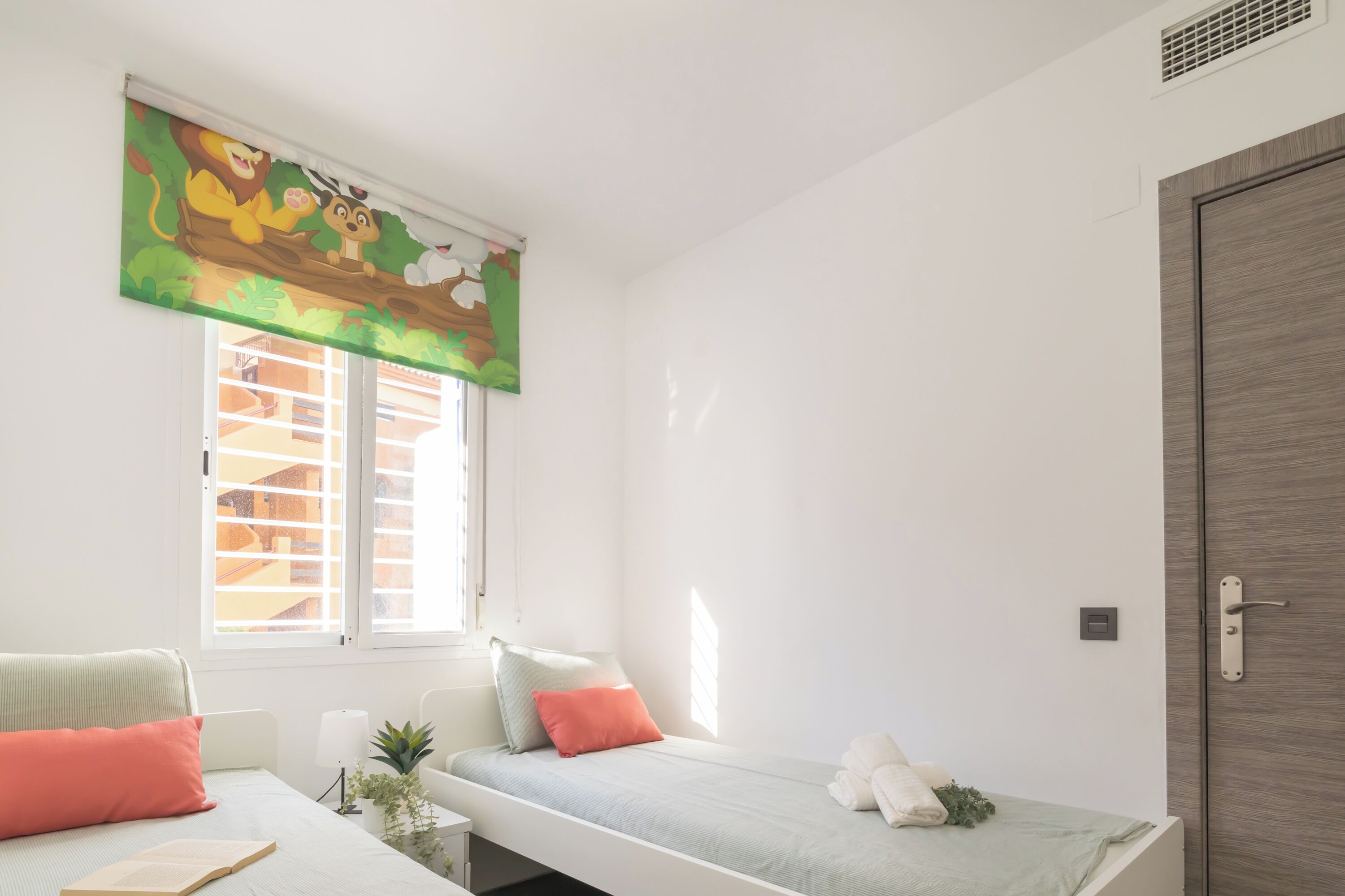 Apartamento família, vários quartos, 2 banheiros, ao lado da montanha (Riviera direct pool access) | 2 quartos, espaço de trabalho para notebook