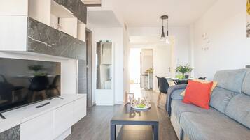 Family Apartment, Multiple Bedrooms, 2 Bathrooms, Mountainside (Riviera direct pool access) | Living area