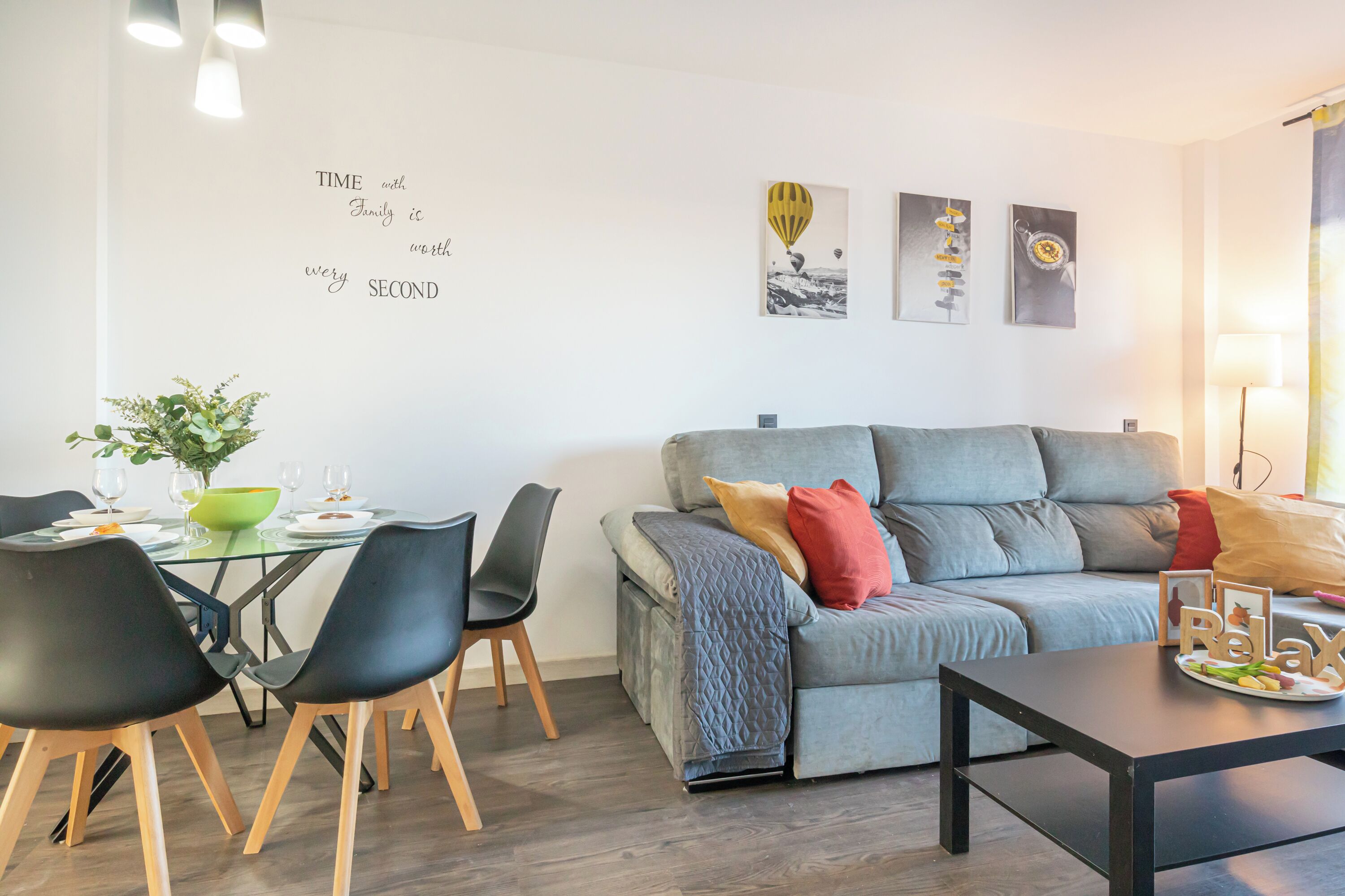 Familieleilighet, flere soverom, 2 bad, ved fjell (Riviera direct pool access) | Oppholdsområde