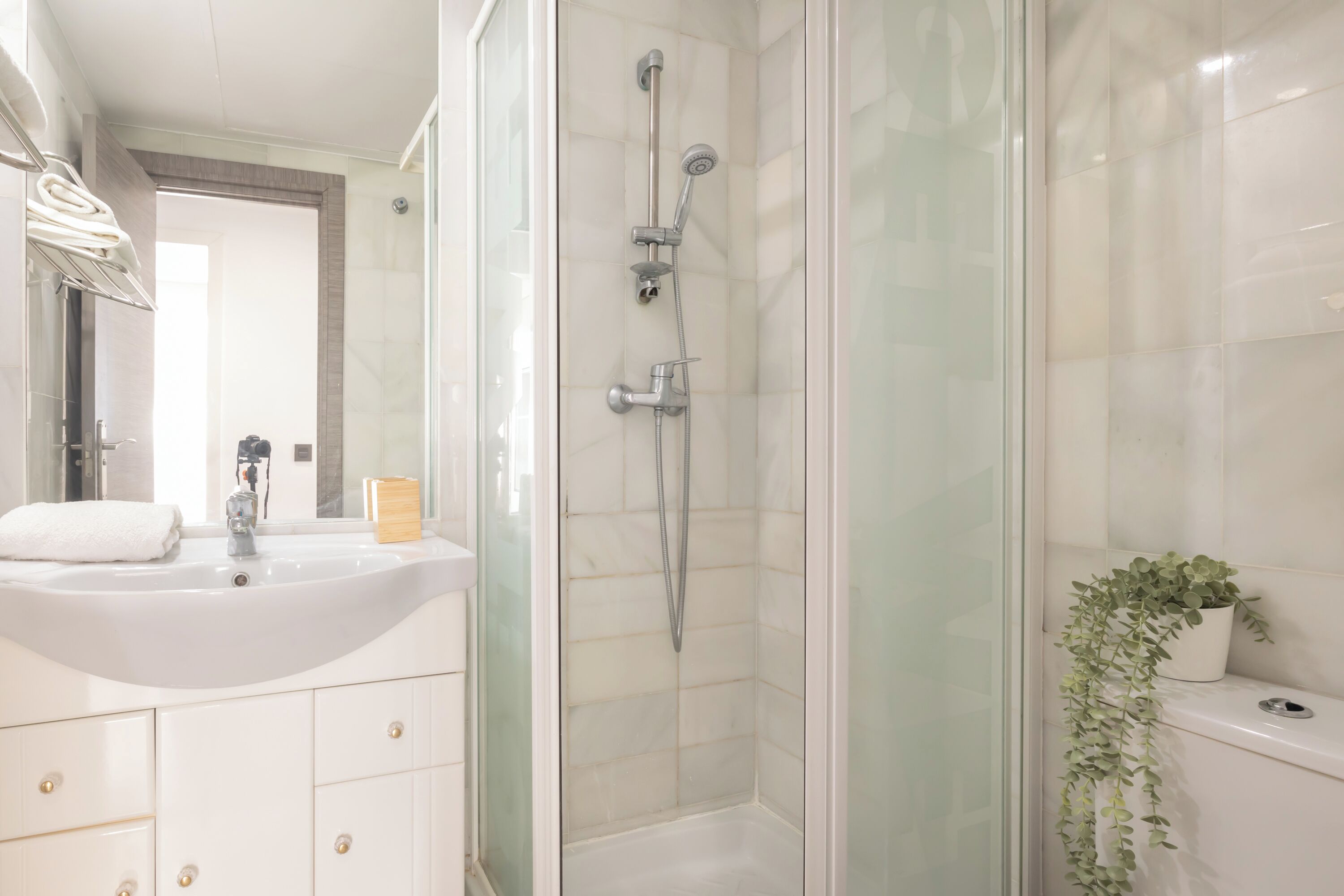 Family Apartment, Multiple Bedrooms, 2 Bathrooms, Mountainside (Riviera direct pool access) | Bathroom | Combined shower/bathtub, hair dryer, towels, soap