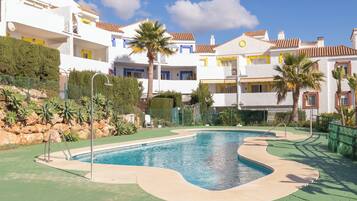 Appartement Familial, plusieurs chambres, 2 salles de bains (Riviera direct pool access) | Piscine