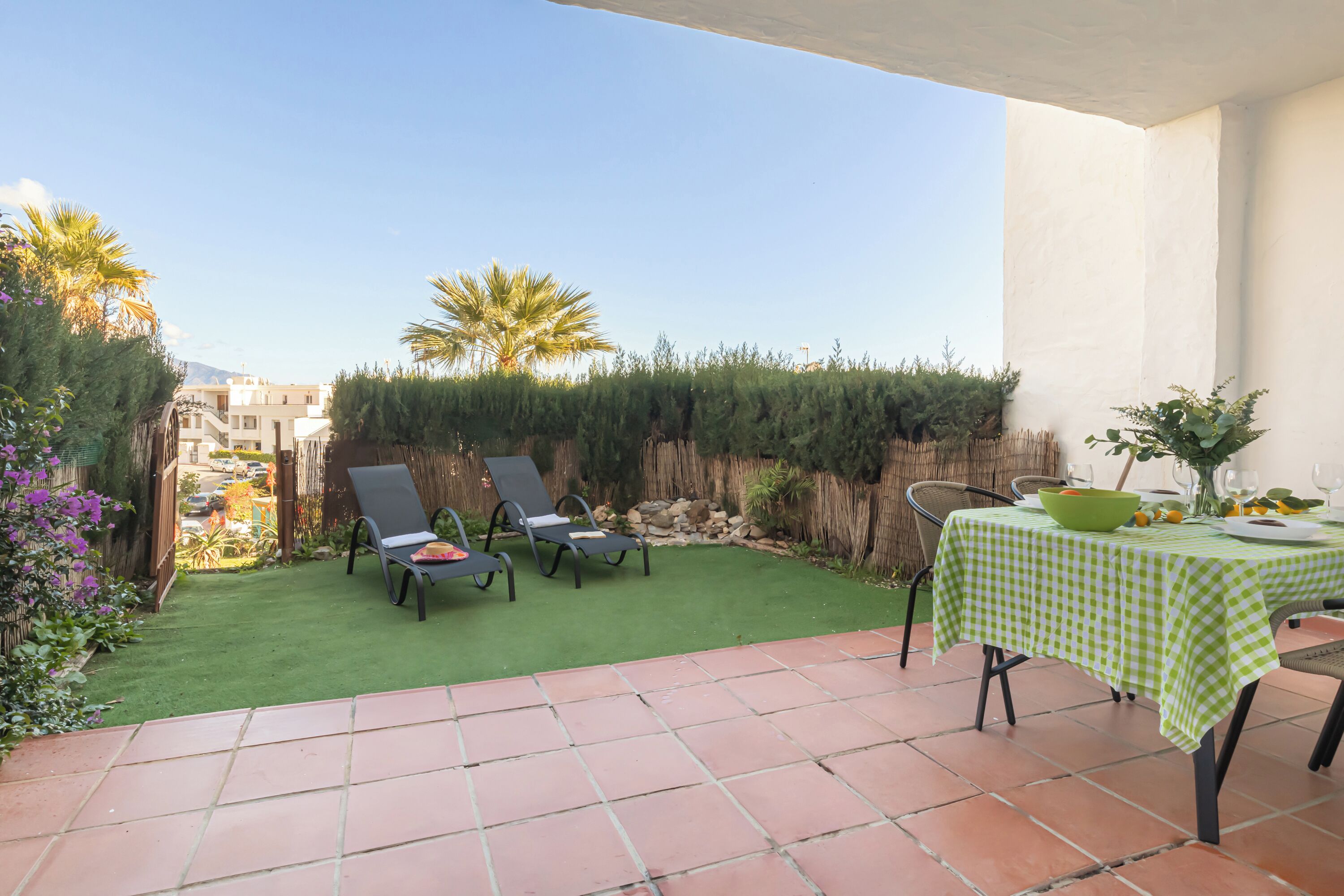Appartement Familial, plusieurs chambres, 2 salles de bains (Riviera direct pool access) | Restauration extérieure