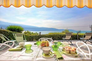 Tempat makan outdoor