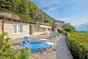 Terrace/patio - Gargnano Apartments (Gargnano)