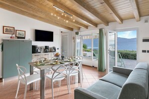 Standard Apartment, Multiple Bedrooms, Mountainside (Verde Salvia With Lakeview) | Interior - Gargnano Apartments (Gargnano)
