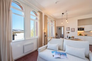 Standard Apartment, Multiple Bedrooms, Mountainside (Tesori Della Vetta Pom Rose) | Living area