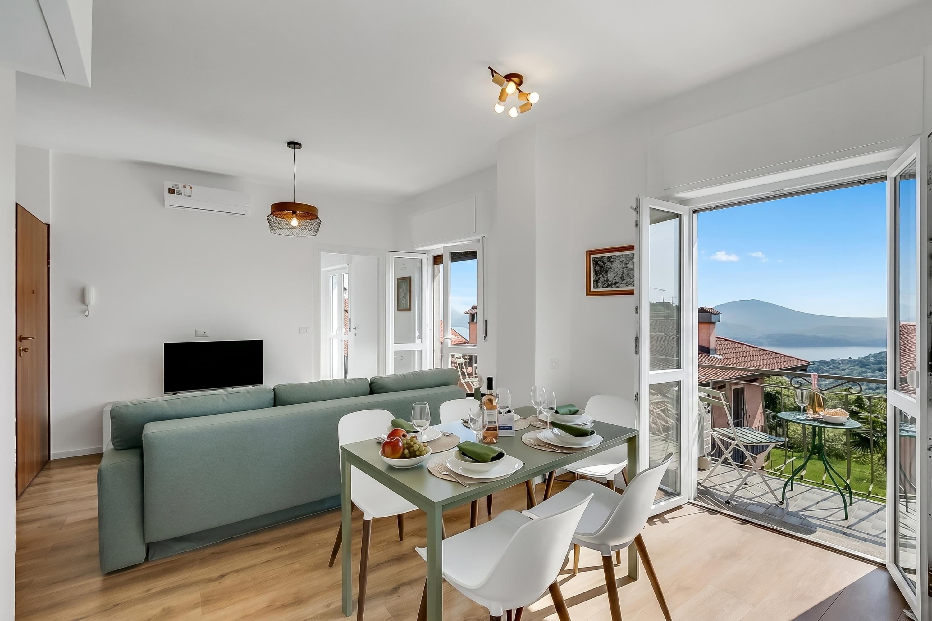 Family Apartment, 3 Bedrooms, Balcony (Nova Lake View - Apartment with) | Dining room