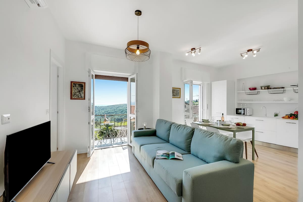Family Apartment, Multiple Bedrooms (Nova Lake View Stresa Hill) | Living area