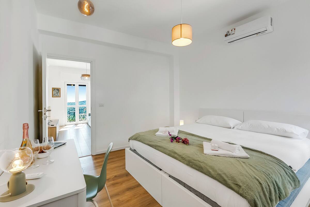 Appartement familial, plusieurs chambres (Nova Lake View Stresa Hill) | 3 chambres, accĂšs au Wi-Fi (inclus), literie fournie