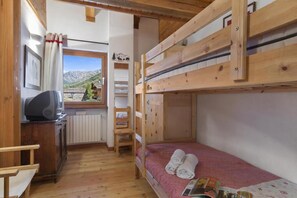 Family Apartment, Multiple Bedrooms (Gleise Lodge apartment) | 2 bedrooms, laptop workspace, free WiFi, bed sheets - Gleise Lodge apartment (Bardonecchia)