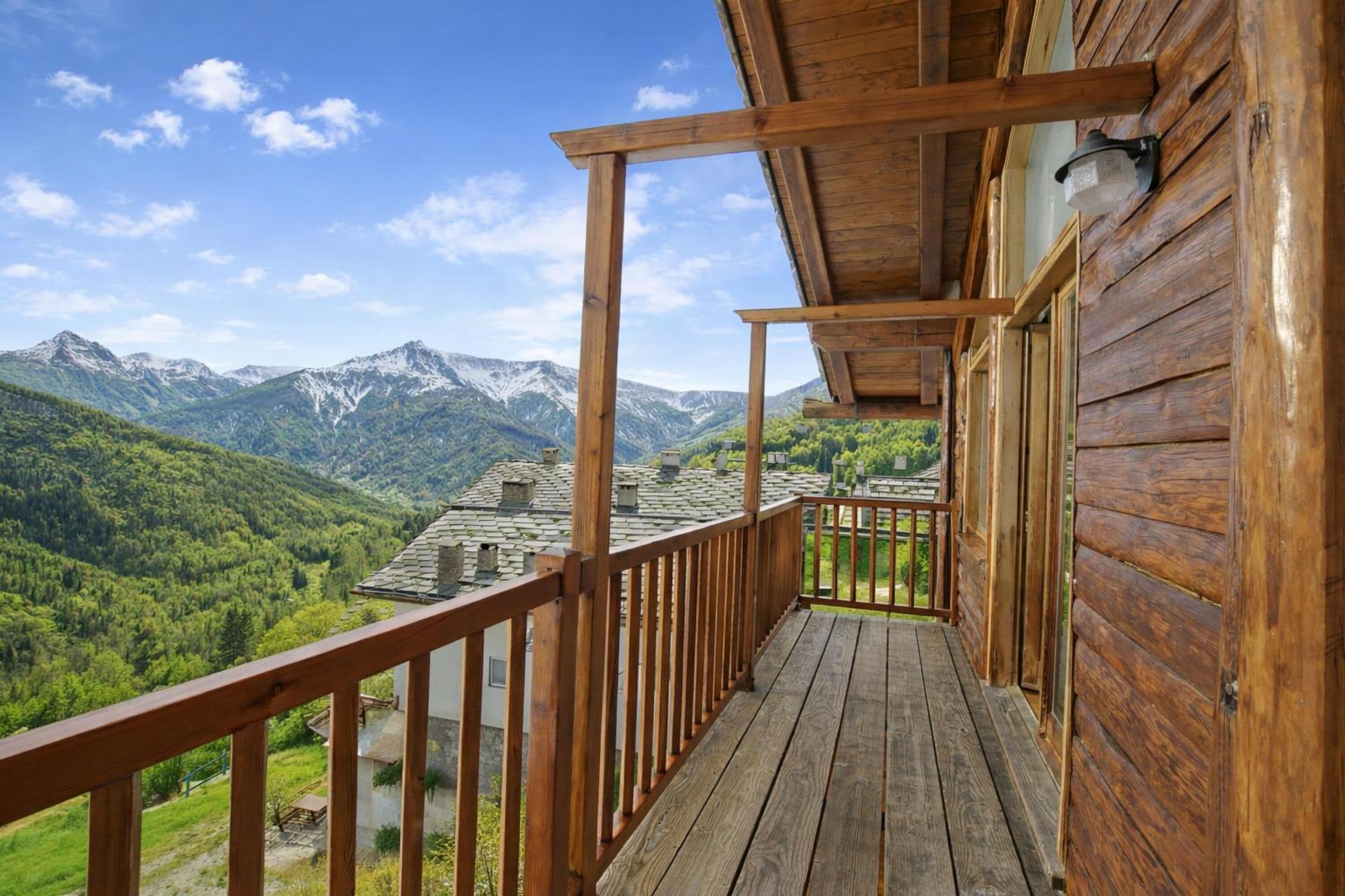 Family Apartment, Multiple Bedrooms (Gleise Lodge apartment) | Property grounds