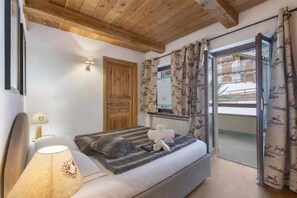 Family Apartment, Multiple Bedrooms (Gleise Lodge apartment) | 2 bedrooms, laptop workspace, free WiFi, bed sheets